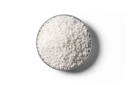 Ammo 31™ fertiliser granules in a round dish
